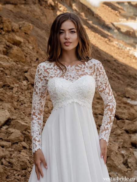 Закрытое свадебное платье с рукавом Larina 